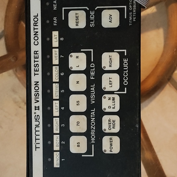 Vision Tester - Picture 2 of 3